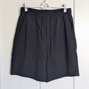 Lululemon Men's 9" Linerless Black Patterned Shorts sz M